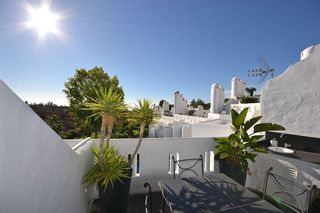 Casa adosada en alquiler en Lomas de Marbella Club - Puente Romano en Marbella