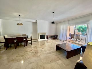 Casa adosada en alquiler en Nagüeles Alto en Marbella