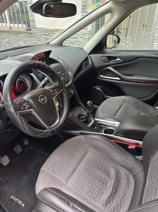 Opel Zafira Tourer 2014