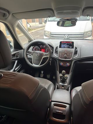 Opel Zafira Tourer 2014