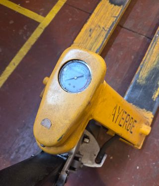 Transpaleta Ayerbe 2500kg con báscula