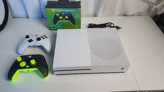 Xbox One S Blanca y Negra