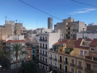 Piso en alquiler en Centro en Alicante