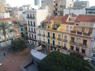 Piso en alquiler en Centro en Alicante