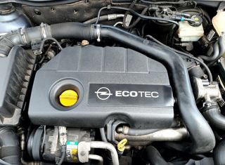 Opel 1102080 centralita motor uce 55560810 astra h