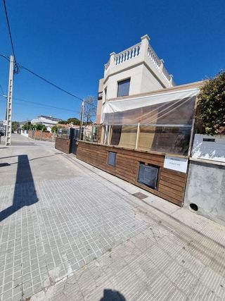 Chalet en venta en Baixador en Castelldefels