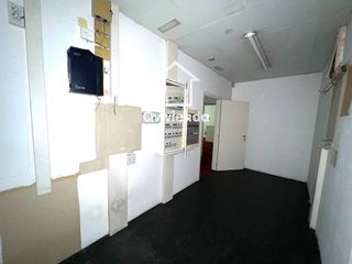 Local comercial en venta en Centre - Cordelles en Cerdanyola del Vallès