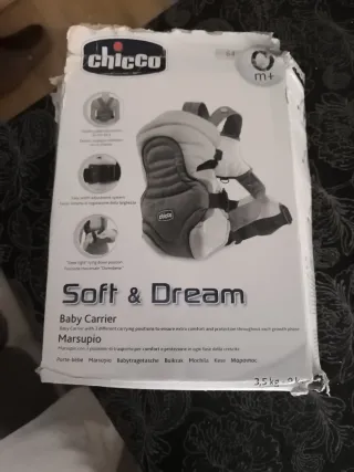 Mochila porta bebé Chicco roja