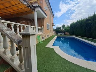Casa adosada en venta en PAU 2-600 en Puertollano