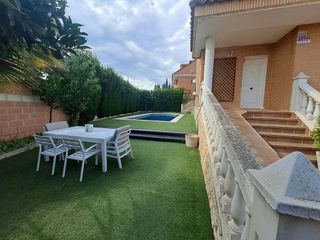 Casa adosada en venta en PAU 2-600 en Puertollano