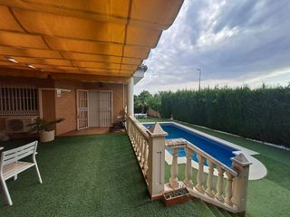 Casa adosada en venta en PAU 2-600 en Puertollano