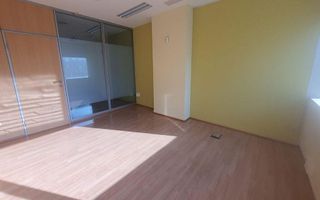 Oficina en venta en La Buhaira en Sevilla