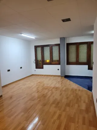 Local/oficina Planta Entresol Pg Industria