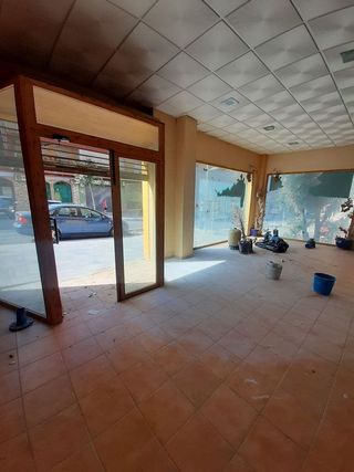 Local comercial en venta en Úbeda