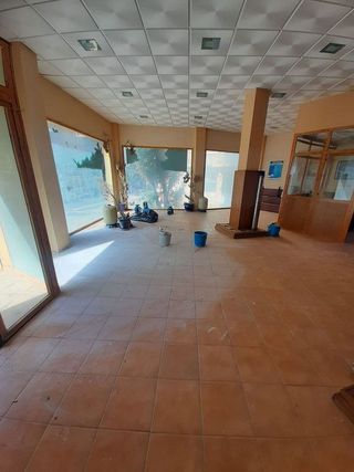 Local comercial en venta en Úbeda