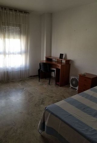 Piso en alquiler en Ciudad Jardín - Zoco en Córdoba