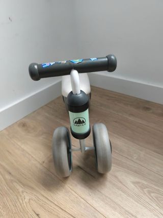 Bicicleta infantil amarilla