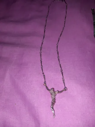 Cadena de plata con Cristo