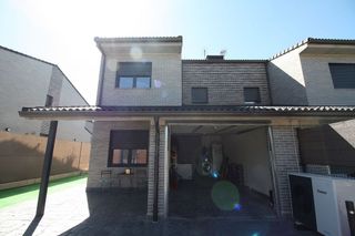 Casa pareada en venta en Tudela de Duero