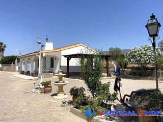 Chalet en venta en Caudete