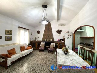 Chalet en venta en Caudete