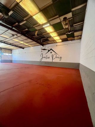 Nave industrial en venta en Coria del Río