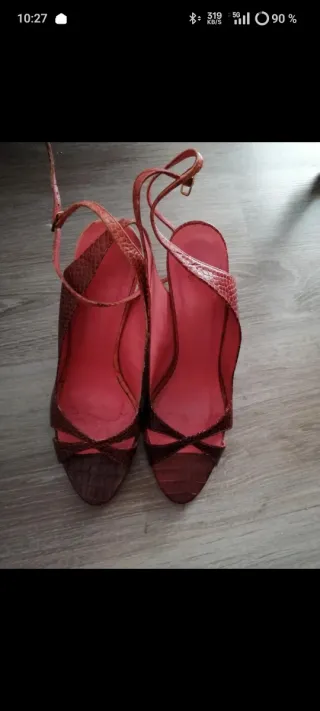 Sandalias cuña Zara piel serpiente