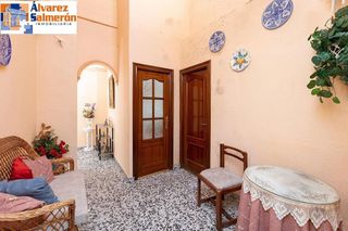 Edificio en venta en Barrio de Zaidín en Granada