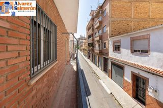 Edificio en venta en Barrio de Zaidín en Granada