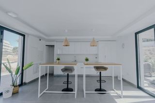 Piso en alquiler en El Padrón - El Velerín - Voladilla en Estepona