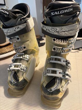 Botas ski talla 38,50 = Talla 24,5.