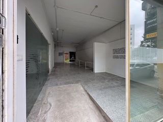 Local comercial en venta en Zona de Plaza de Barcelos en Pontevedra