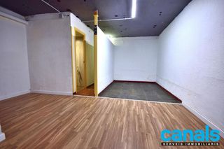 Local comercial en venta en Centre - Cordelles en Cerdanyola del Vallès