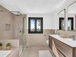 Chalet en alquiler en Elviria en Marbella