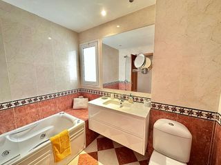 Piso en alquiler en Los Naranjos - Las Brisas en Marbella