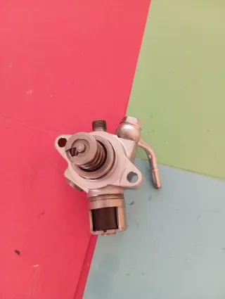 Bomba combustible alta presión Mazda