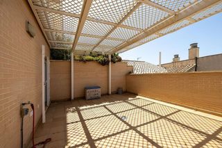 Casa pareada en venta en Bola de Oro - Serrallo en Granada