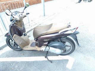 Honda SH 125i Scooter Automática