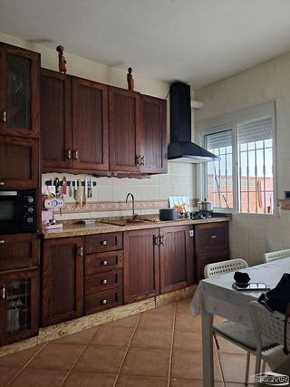 Casa adosada en venta en Lucena