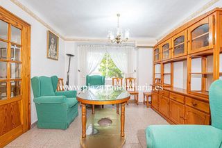 Chalet en venta en Lucena