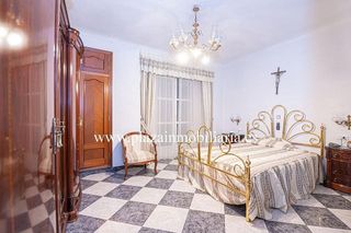 Chalet en venta en Lucena