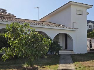 Casa en venta en La Granja-La Colina-Los Pastores en Algeciras