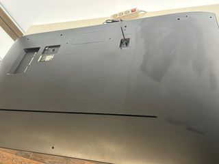 TV Samsung Q60T. Muy poco uso pantalla rota .