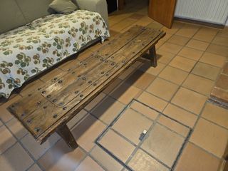 Mesa de madera de puerta antigua