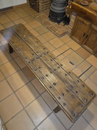 Mesa de madera de puerta antigua