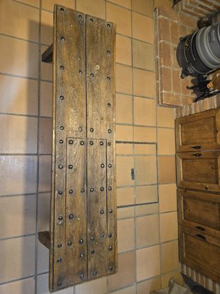 Mesa de madera de puerta antigua