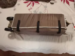 Cuna de viaje con colchón marca Jané