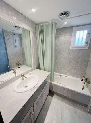 Piso en alquiler en Los Naranjos - Las Brisas en Marbella