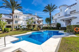 Piso en alquiler en Los Naranjos - Las Brisas en Marbella