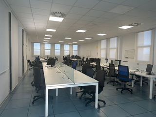 Oficina en alquiler en Palacio de Congresos - Urbadiez - Entrepuentes en Sevilla
